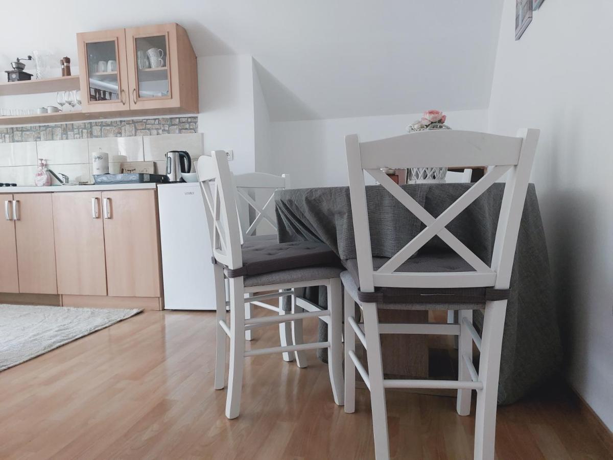 Apartamento Apartman Cardak Gospić Exterior foto